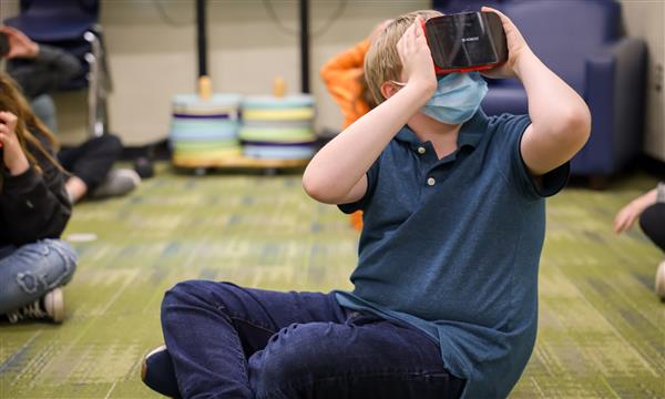 Students use virtual reality headsets